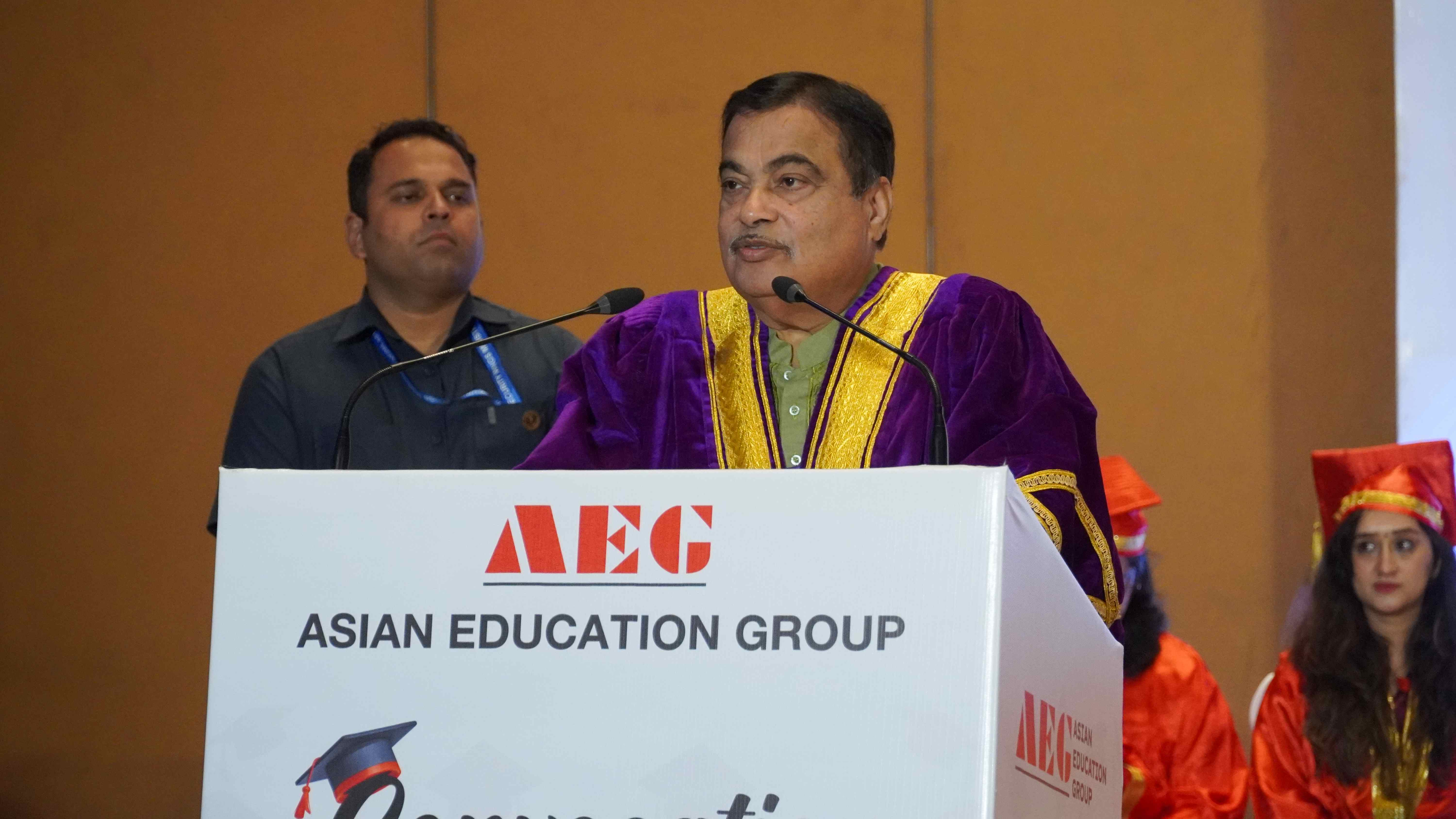 Sh. Nitin Gadkari